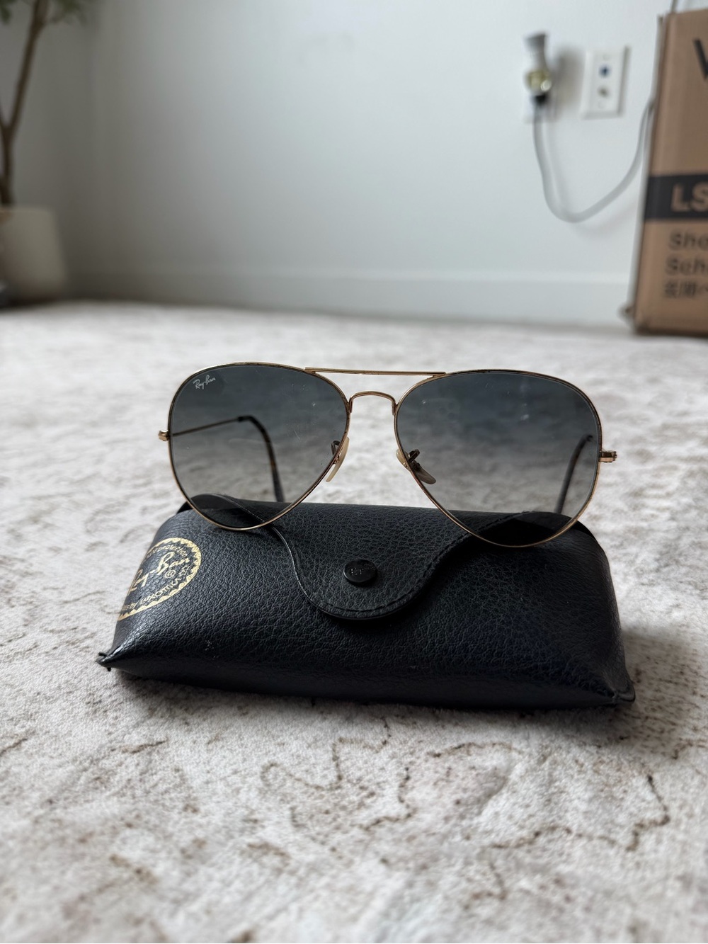 Ray-Ban Gold Frame Aviator Sunglasses with Gray Gradient Lenses